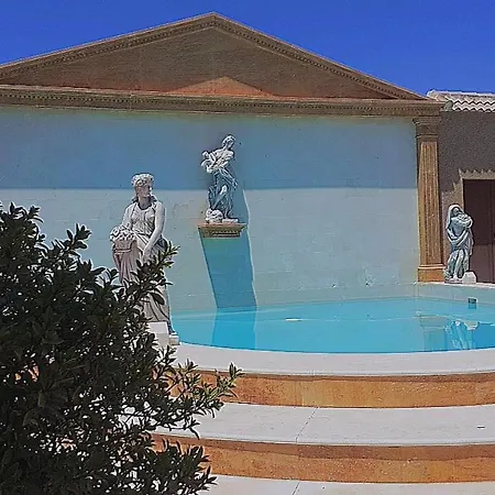 Villa La Fuente Romana *